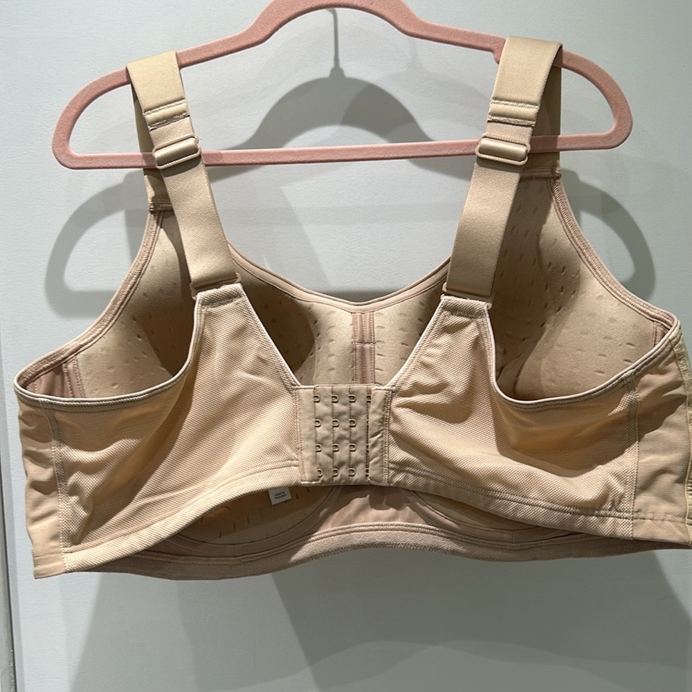Livi High-Impact Wicking Underwire Sports Bra View 3